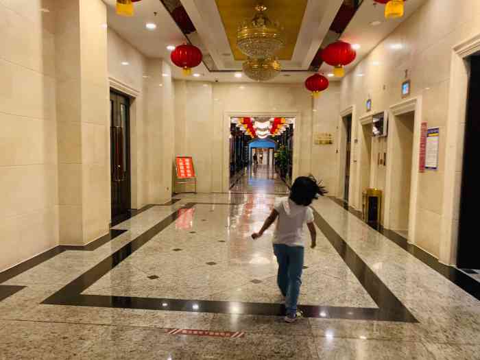 新疆昆仑宾馆八楼-"为了这张照片,跑了好远专门来到这里.就是.