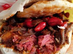 特色腊牛肉夹馍-老马家马蓉蛋菜夹馍·腊牛肉夹馍(回民街店)