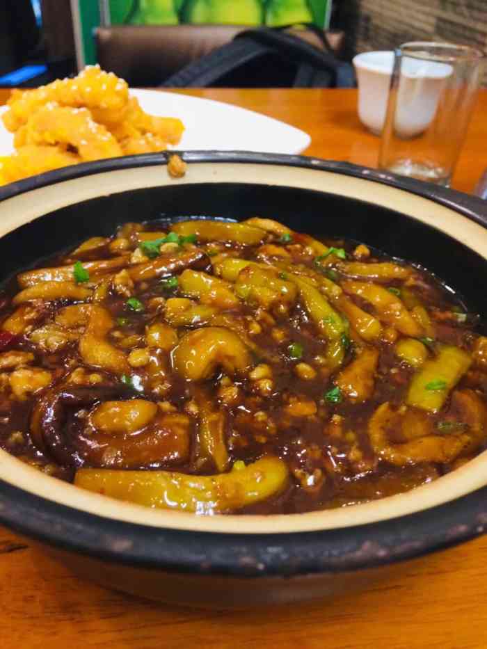 吴记小馆-"位于蒲汇塘路上的一家本帮菜小馆子,招牌上.