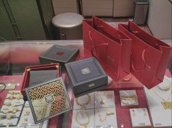 -周大福 CHOW TAI FOOK(新世界百货崇文店)