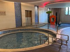 -天津京基皇冠假日酒店