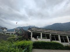 -四川汶川特大地震漩口中学遗址