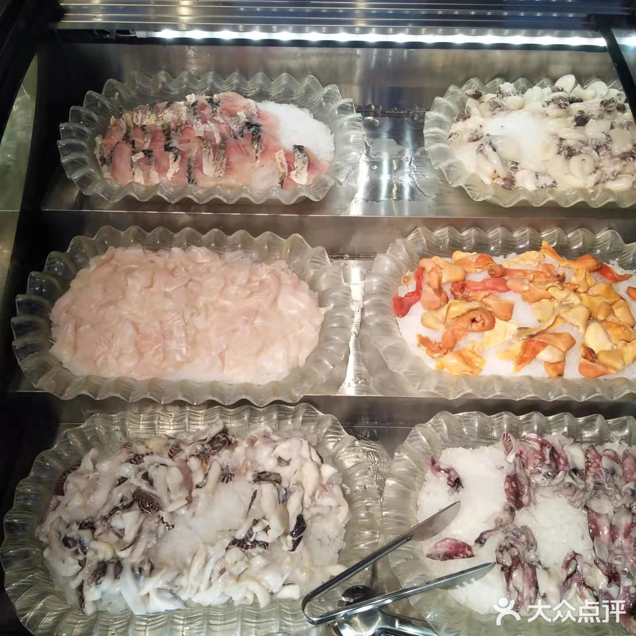 鲜切黄牛肉吃到爽的百元自助火锅，冲鸭！