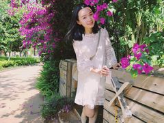 -月亮眼花园餐厅书吧酒吧