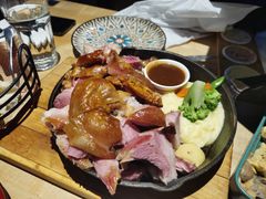 -LENBACH兰巴赫西餐啤酒坊(大连东港店)