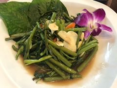 -Chom Cafe and Restaurant