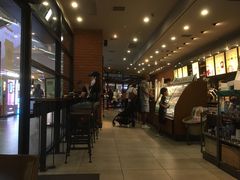 -星巴克(上海虹桥新天地二店)