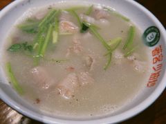 -老天桥酱肉烧饼夹肘子(天桥店)