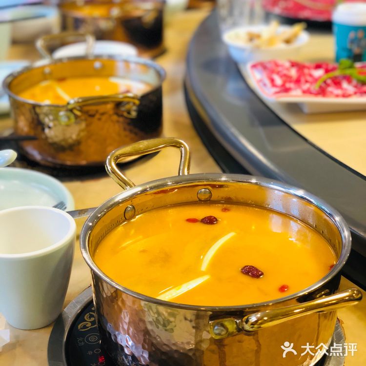 【大足区】八个番茄牛肉火锅