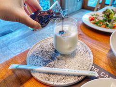 -Chom Cafe and Restaurant