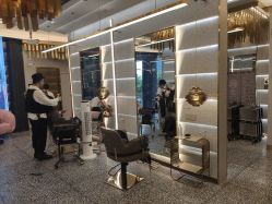 大厅-3AM HAIR SALON烫发染发接发