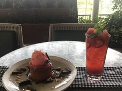 -ROAST coffee & eatery