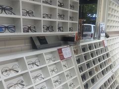 -诺柯视眼镜-蔡司依视路官方工厂店(淞南一店)
