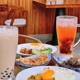 米血蘸上酱料 微微辣 入口不粘牙 好吃