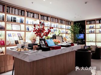 今天有亮心同学来公司小聚，发现不管男女同学当下想要年