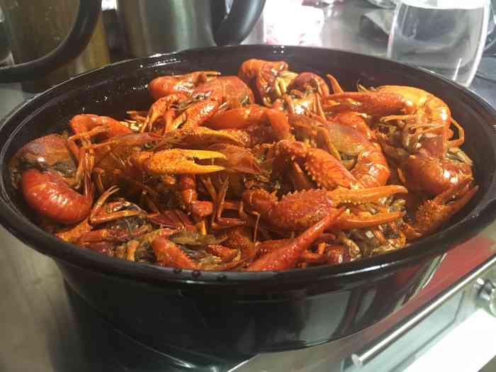 百家卤虾馆-"点了美团外卖,一共四斤虾,加上配送包装等.