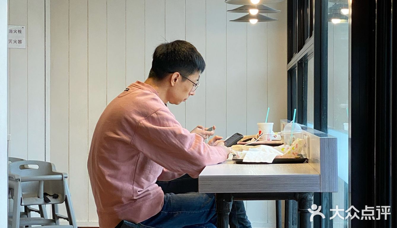 炸鸡块还是好吃的 可惜怎么没有旁肋