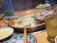 -洱火云南酸菜牛肉火锅(石景山当代商城店)