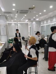 -镁连社·美联社