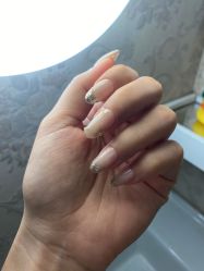 -花岐款式专研健康美甲沙龙