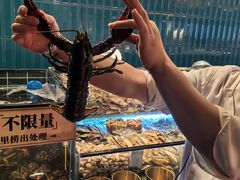 -雍容荟帝王蟹活龙虾展台自助(IFS黑金店)