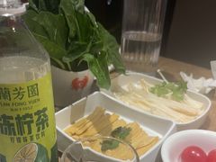 -七欣天香辣蟹火锅(上海银亿滨江店)