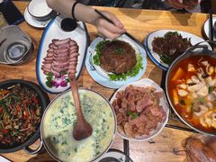 -老滇山寨•云南特色菜•地方菜•民族风情歌舞表演(金碧店)