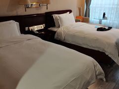 -清能·清江酒店(夷陵广场CBD中心店)