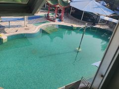 -氡泉温泉花园