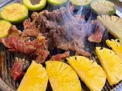 -围炉肉舍•炭烤活鳗•丹东海鲜烤肉(步行街店)