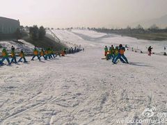 -华彬猛犸滑雪场