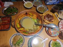 -洱火云南酸菜牛肉火锅(石景山当代商城店)