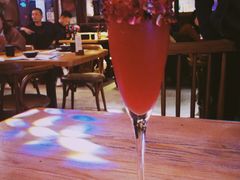 红唇-胡桃里音乐酒馆(下沙店)