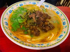 酸菜牛肉面-金杨拉面王小吃面馆·牛三宝面·红烧牛肉粉