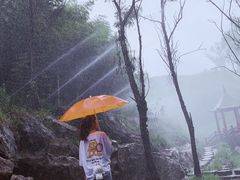 -雪山彩虹谷景区