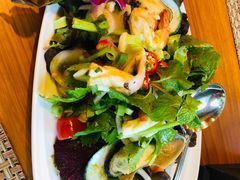 -Chom Cafe and Restaurant