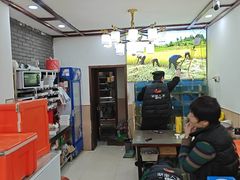 -湖南人家湘菜馆(镇江路店)