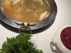 -左庭右院鲜牛肉火锅(金山万达店)