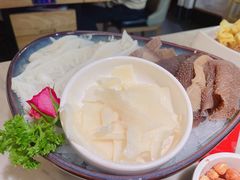 -左庭右院鲜牛肉火锅(浦江欢乐颂店)