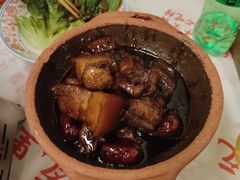 瓦罐红烧肉-堂瓦里·33年传统赣菜(第一街区店)