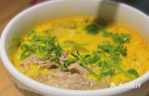 Spicy and Sour Beef Noodle Soup