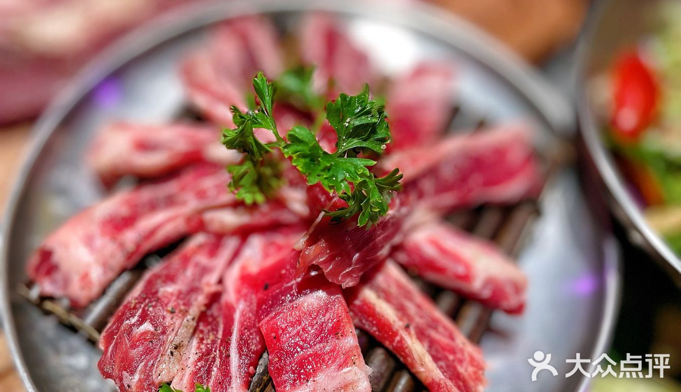 屯儿里不能错过的宝藏烤肉店，比脸大的牛排一定要试试！