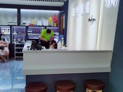 -宏宇眼镜蔡司依视路折扣店(兆佳眼镜城店)