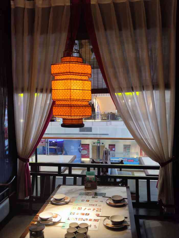 绿茶餐厅(郑州万象城店)-"疫情期间还能排大队,生意很好店内环境很.