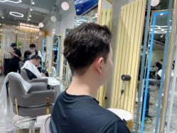 点击看大图 -容萨美业·美容美发