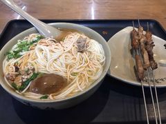 -亮亮面馆(经六路店)