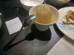 葡萄酒炖雪梨-RIVIERA 松鹤楼(外滩店)
