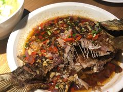 香煎鲫鱼-费大厨辣椒炒肉(万家丽一店)
