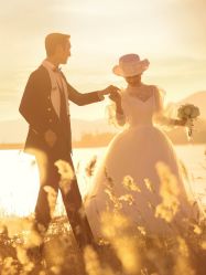 -至臻微拉婚纱摄影