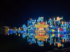 -淄博花灯齐彩城